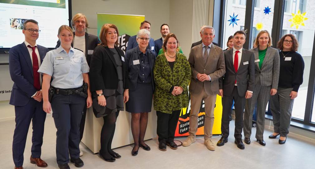 Innenminister Thomas Strobl und Kultusministerin Theresa Schopper beim Präventiven Aktionstag