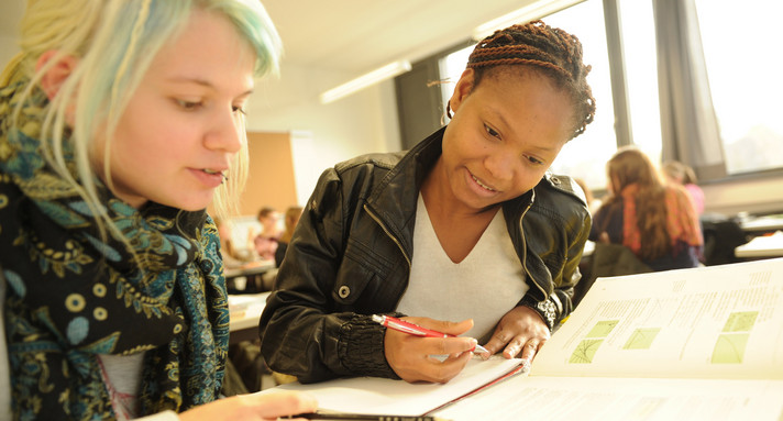 Berufliche Bildung / Berufsfachschule Zweijährige Berufsfachschulen, zur Fachschulreife führend 