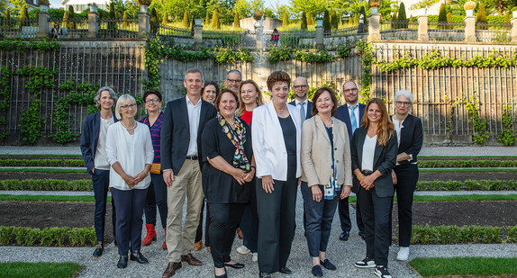 Gruppenfoto mit der Delegation des Kultusministerium